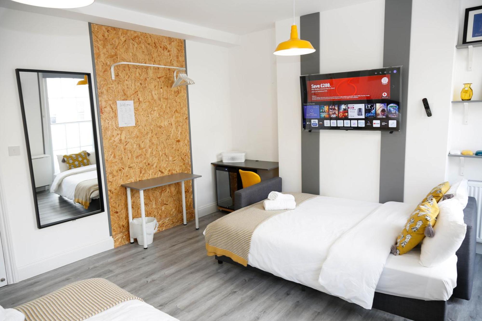 Luxury Rooms In Camden Town Near Shops, Cafes, Bars & Metro With Shared Bathrooms Londra Dış mekan fotoğraf
