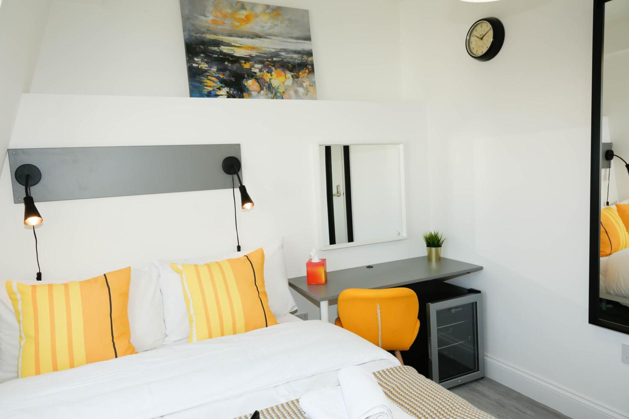 Luxury Rooms In Camden Town Near Shops, Cafes, Bars & Metro With Shared Bathrooms Londra Dış mekan fotoğraf